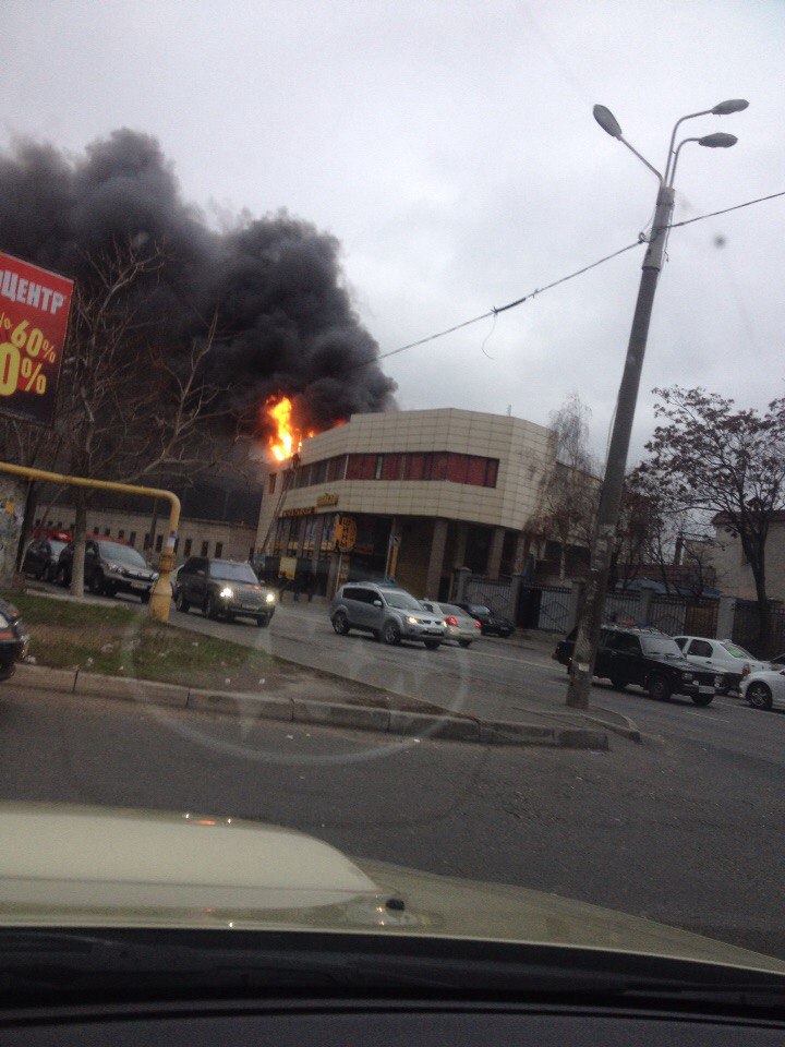 В пожаре на Среднефонтанской пострадали трое одесситов (ФОТО) (фото) - фото 1