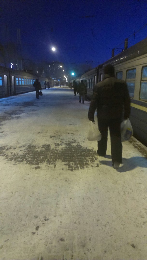 Одесский ж/д вокзал откапывают от снега (ФОТО, ВИДЕО) (фото) - фото 1