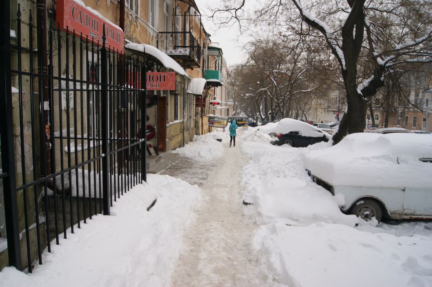 Коммунальный коллапс в Одессе: Третий день после снегопада (ФОТОРЕПОРТАЖ) (фото) - фото 1