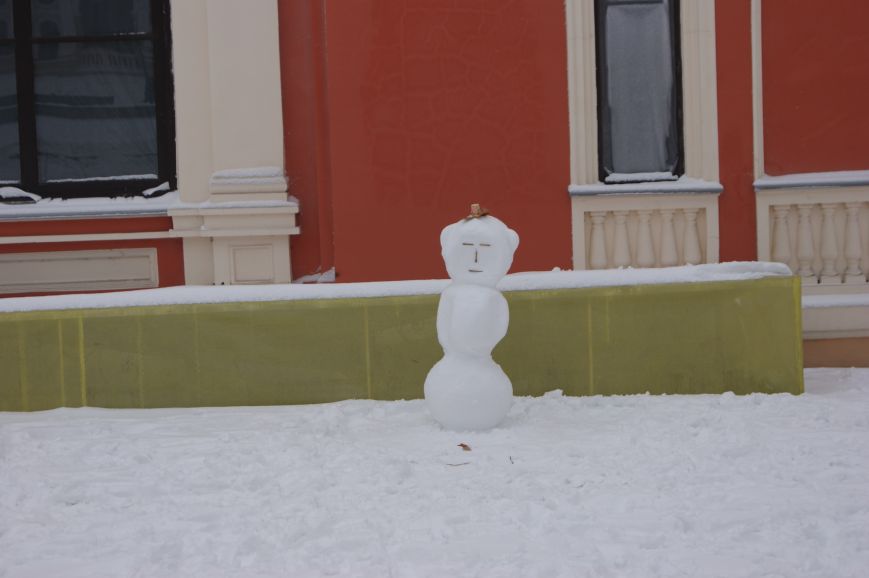 Снежные бабы и снежки: Одесситы успели насладиться снегом до сегодняшней оттепели (ФОТОРЕПОРТАЖ) (фото) - фото 2