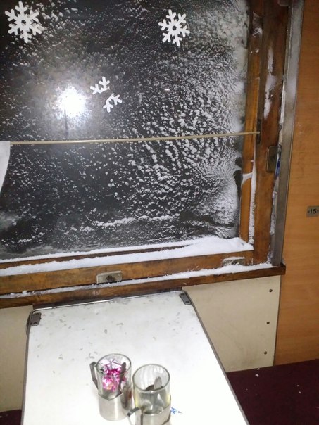 В одесском поезде снег задувает через окна в вагоны (ФОТО) (фото) - фото 1