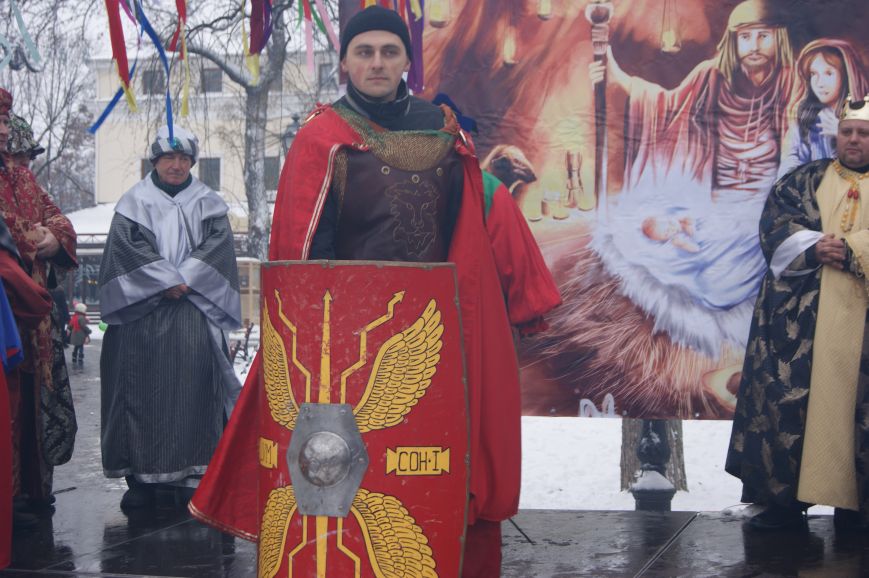 В центре Одессы рождественский вертеп перерос в шумные народные гуляния (ФОТОРЕПОРТАЖ, ВИДЕО) (фото) - фото 1