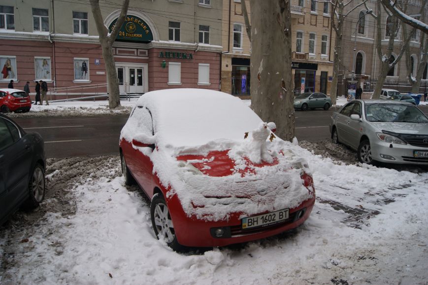 Снежные бабы и снежки: Одесситы успели насладиться снегом до сегодняшней оттепели (ФОТОРЕПОРТАЖ) (фото) - фото 1