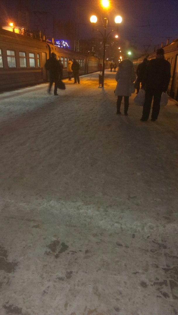 Одесский ж/д вокзал откапывают от снега (ФОТО, ВИДЕО) (фото) - фото 1