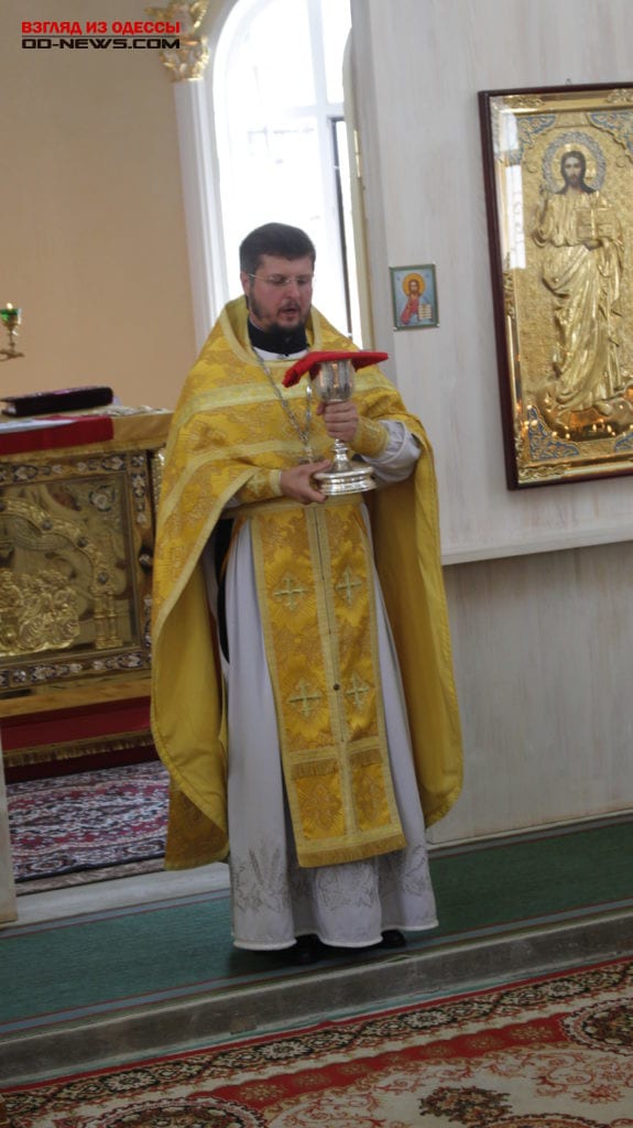Служба в храме Святителя Иннокентия Одесского Яблочный Спас 2017