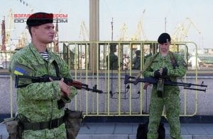 В Одессе 40 человек в балаклавах пытались захватить военный объект