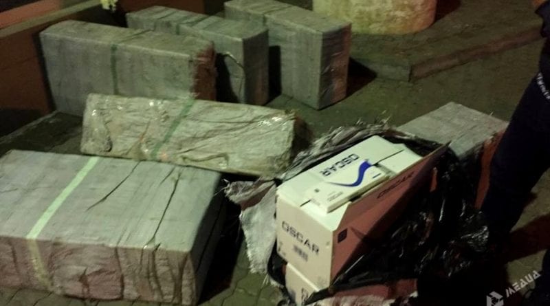 В Одессе таможня задержала мужчину: изъято 12 тысяч сигаретных пачек с подозрением на контрафакт