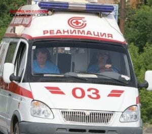 Жуткая трагедия в Одесской области: 2 девочки упали с подножки фургона, одна из них скончалась