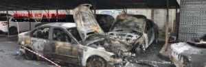 В Одессе в "Радужном" ночью подожгли автостоянку: 5 машин сгорели полностью, последствия (фоторепортаж, видео)