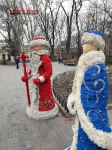 Деда Мороза и Снегурочку из фильма ужасов увезли из Горсада 