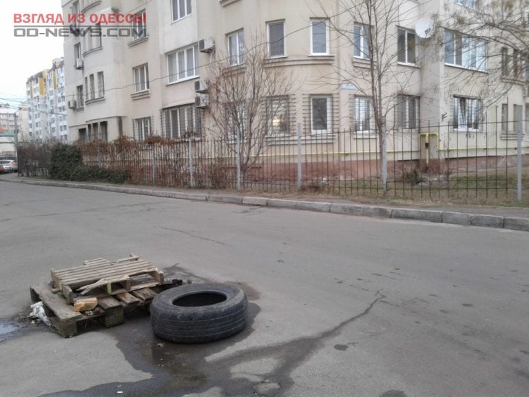К вниманию водителей: опасные участки на одесских дорогах (фото) К вниманию водителей: опасные участки на одесских дорогах (фото)