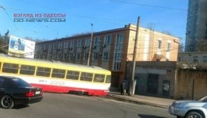 В Одессе трамвай выехал на проезжую часть