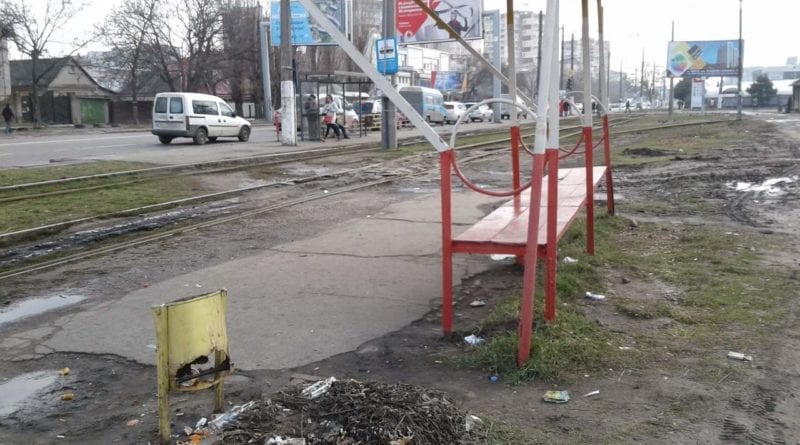 Одесситы возмущены сложившимся положением с мусорными баками в городе