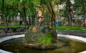 В одесском Пале-Рояле повредили исторический фонтан 