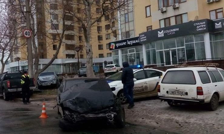 В Одессе масштабное ДТП: пострадали патрульные