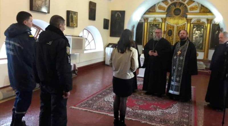 Одесские спасатели проверяют церкви