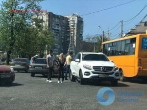 На Таирова в Одессе произошло ДТП