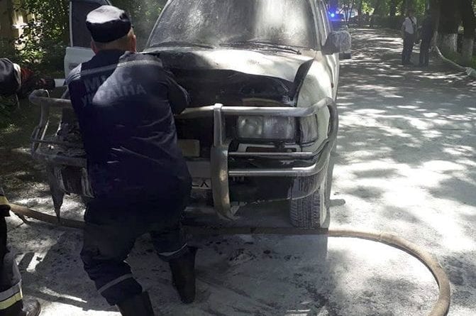Руководству одесского санатория сожгли внедорожник