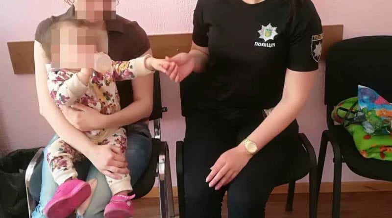 В Одессе матери вернули 11-месячную дочку