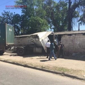 Разрушительная авария Одессе с участием грузовика