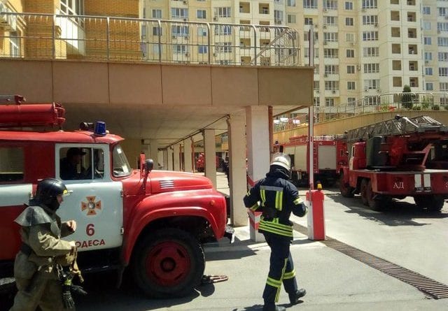 В Одессе в одном из жилых комплексов пылала квартира