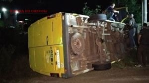 ДТП в Одессе с несовершеннолетними: перевернулся микроавтобус