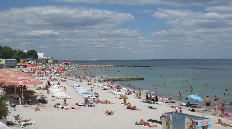 У туриста на пляже Одессы обокрали палатку