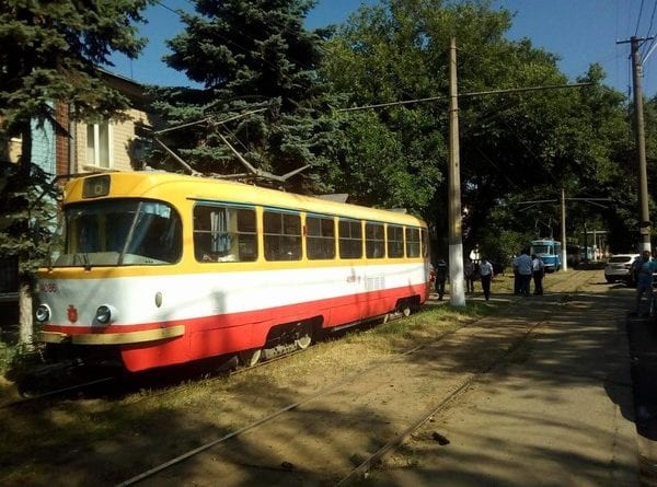 В Одессе мужчина попал под колеса трамвая и погиб