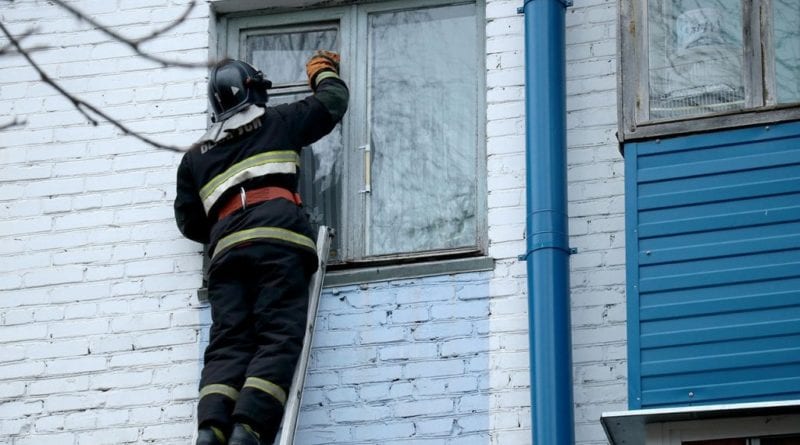 В спальном районе Одессы малолетние дети заперлись в квартире