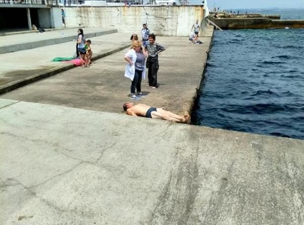 Не зная броду не лезь в воду: в Одессе утонул один из отдыхающих