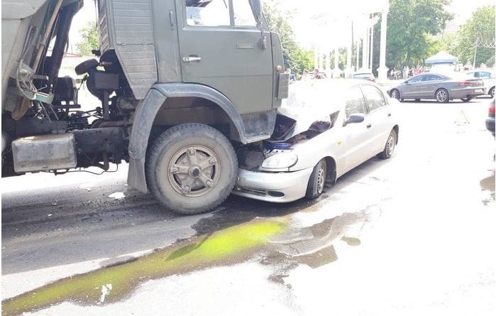 ДТП в Одесской области: ДЭУ попала под КАМАЗ