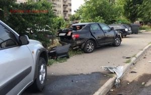 В спальном районе Одессы разбито сразу 8 машин