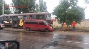 ДТП в Одессе: участники трамвай и микроавтобус