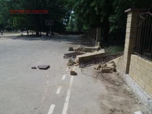 Крушители школьного забора в Одессе нанесли городу ущерб на миллион гривен