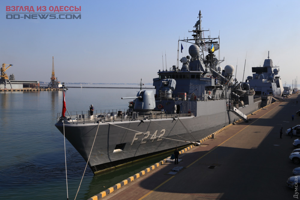 В Одессе пришвартовались корабли НАТО