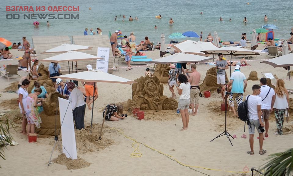 В Одессе проведен фестиваль пляжных скульптур