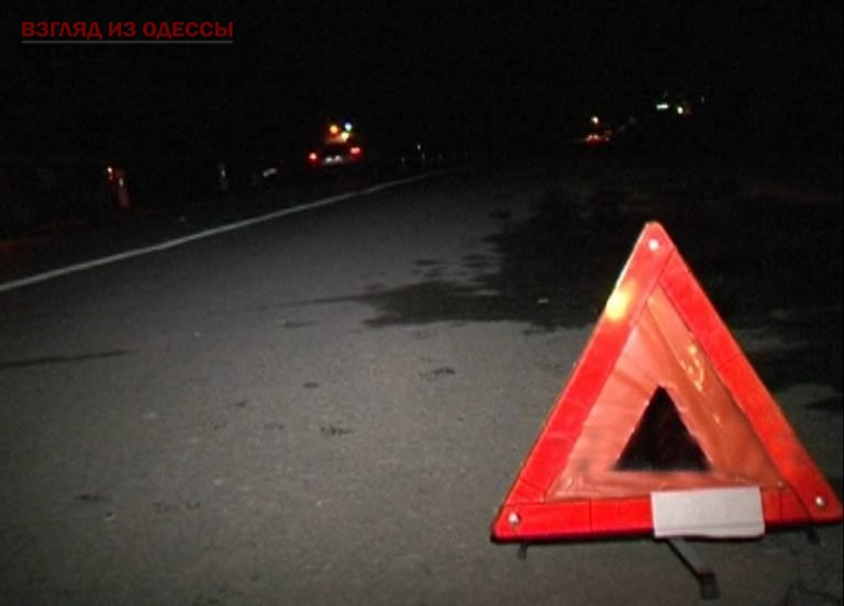 При ДТП в Одессе спасателям пришлось резать автомобиль