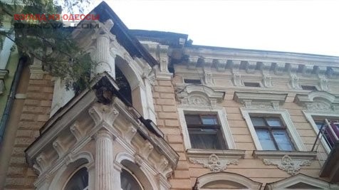 Одесса: в центре города стоит поберечь головы