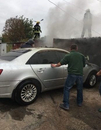 В Одессе загорелись сразу несколько автомобилей