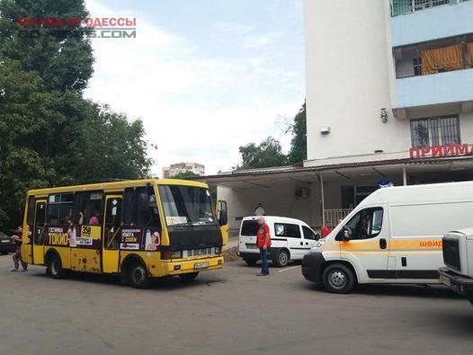 В Одессе водитель маршрутки доставил пассажира в больницу