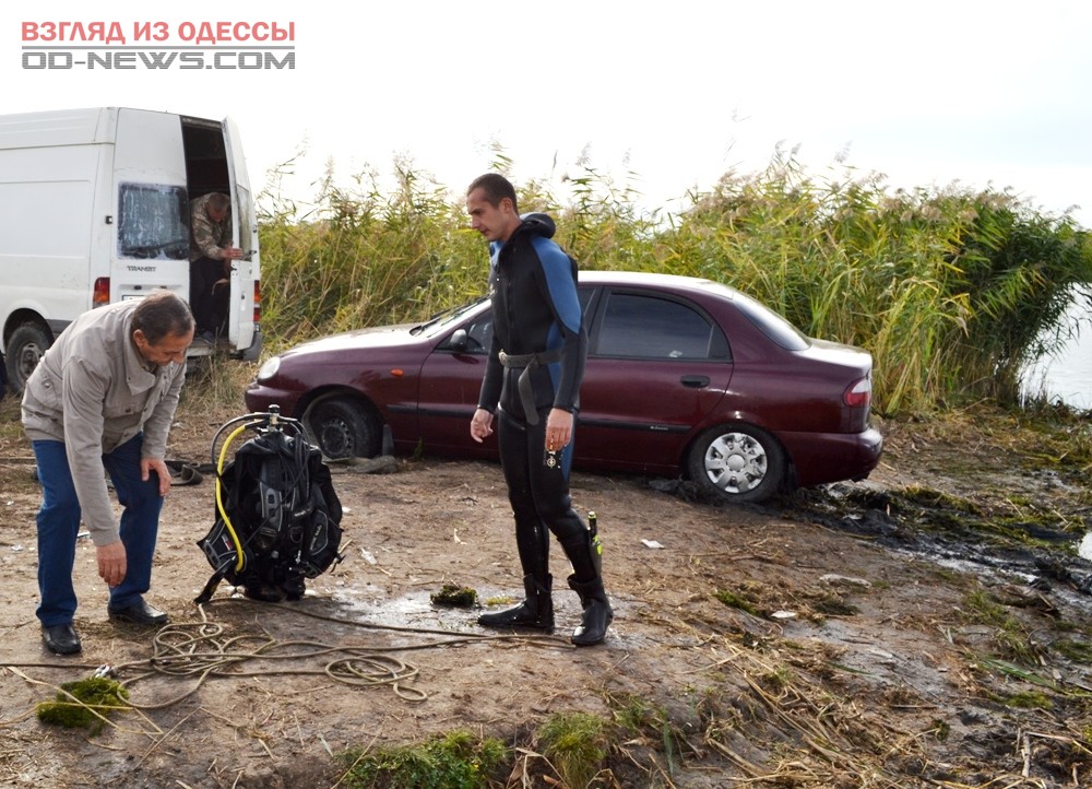 В Одесской области спасательная служба вытащила машину из вод Днестра