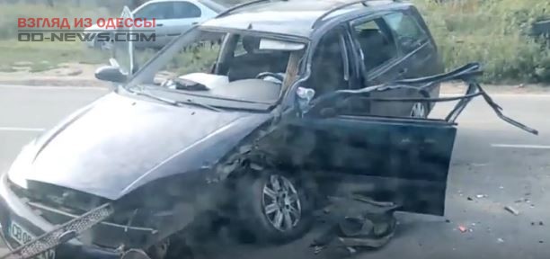В Одессе совершив аварию, "евробляхер" бросил свою машину