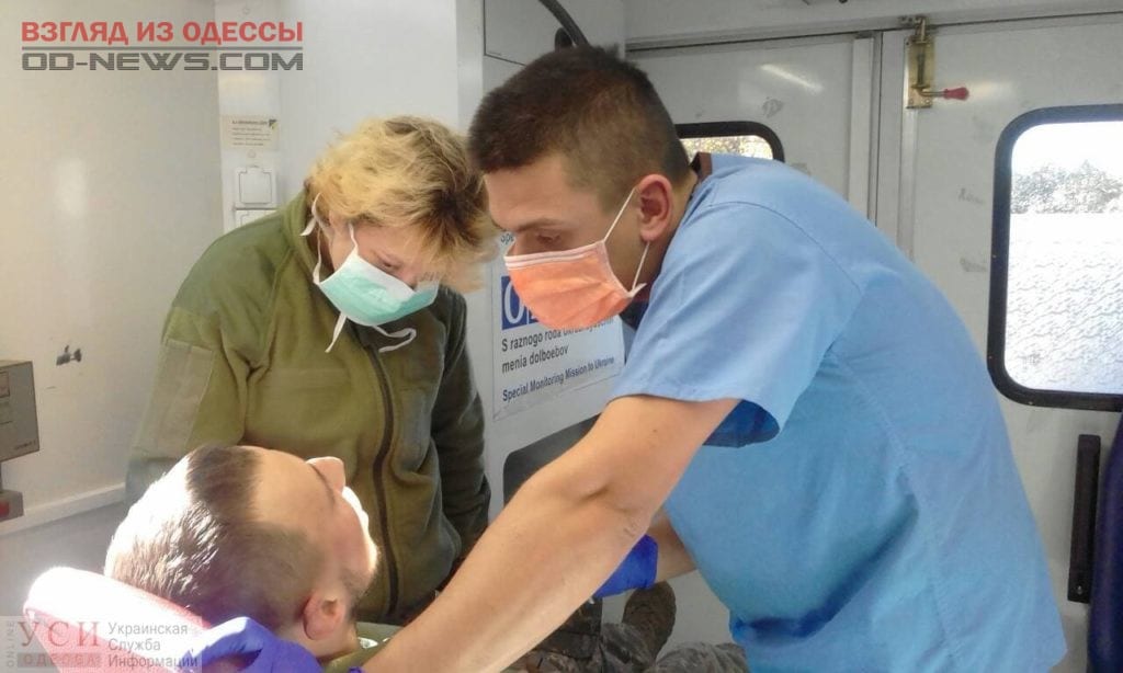 К одесским бойцам на передовую отправились стоматологи