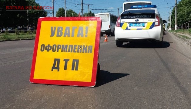 В Одессе внедорожник не пропустил «скорую помощь»