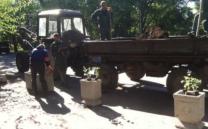 В Одессе начали борьбу с незаконной парковкой в зеленых зонах