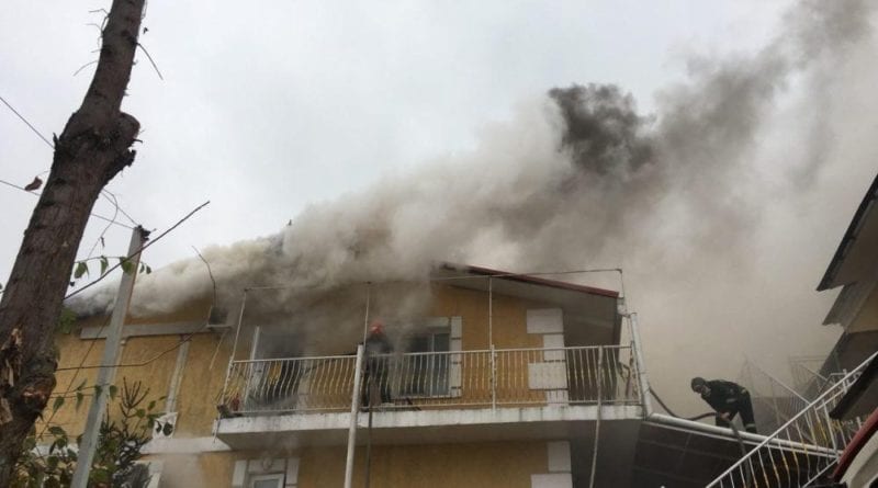 На черноморском побережье под Одессой пламя объяло гостиницу