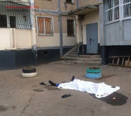 Одессит в районе таировской школы выпал из окна