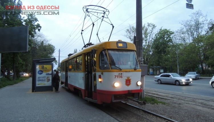 В Одессе ещё один пассажир выпал из транспорта