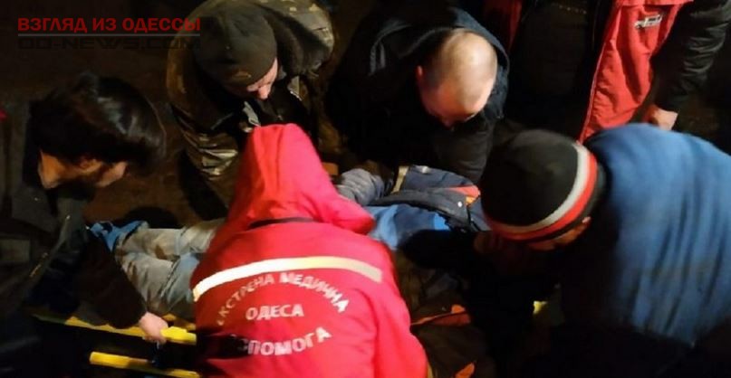 В Одессе легковушка сбила трех мужчин
