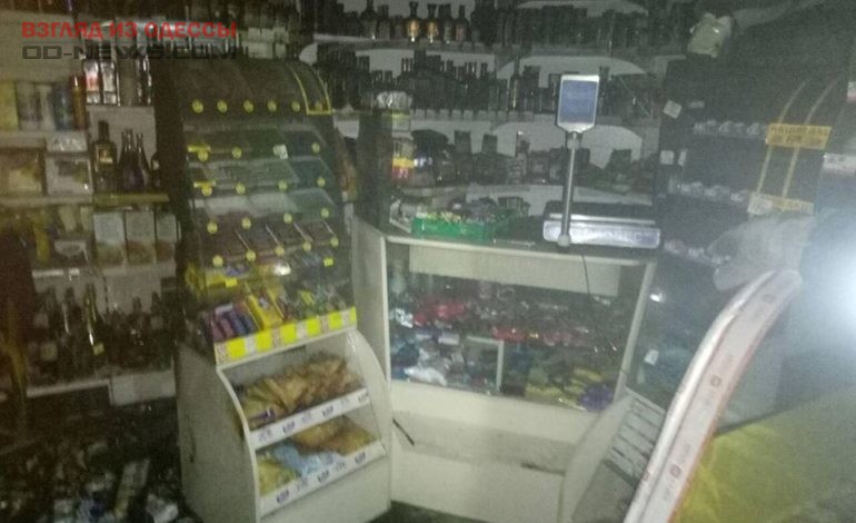 В Одесской области пожар повредил имущество продуктового магазина